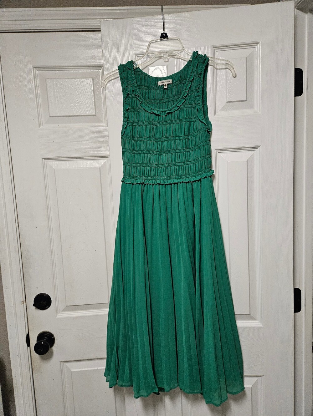 Max Studio Green Sleeveless Pleated Midi Dress Small EUC